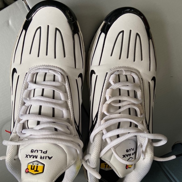 Air Max - Picture 2 of 5